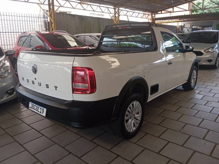 VOLKSWAGEN - SAVEIRO - 2021/2022 - Branca - R$ 69.900,00
