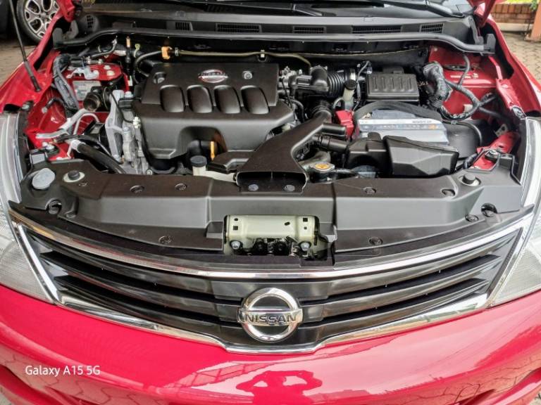 NISSAN - TIIDA - 2012/2013 - Vermelha - R$ 52.900,00