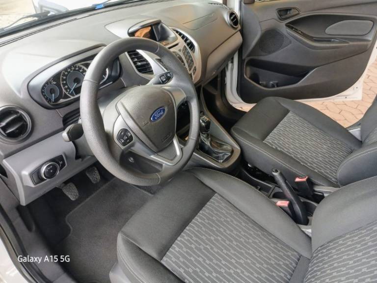 FORD - KA - 2014/2015 - Branca - R$ 45.900,00