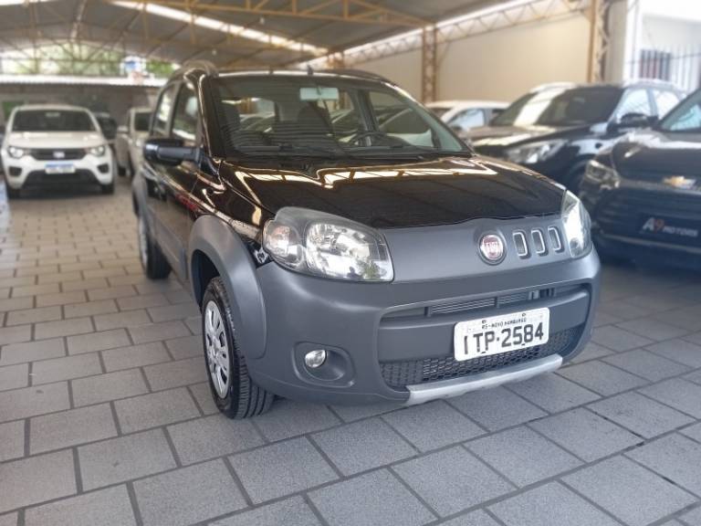 FIAT - UNO - 2012/2013 - Preta - R$ 34.900,00